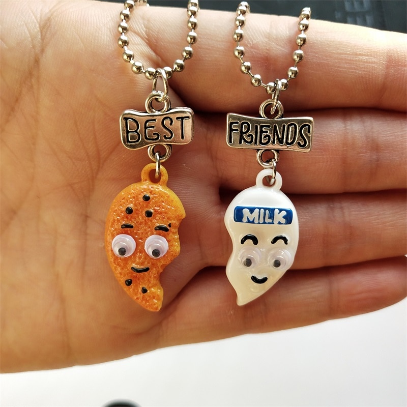 Couple Pendant Necklace Set