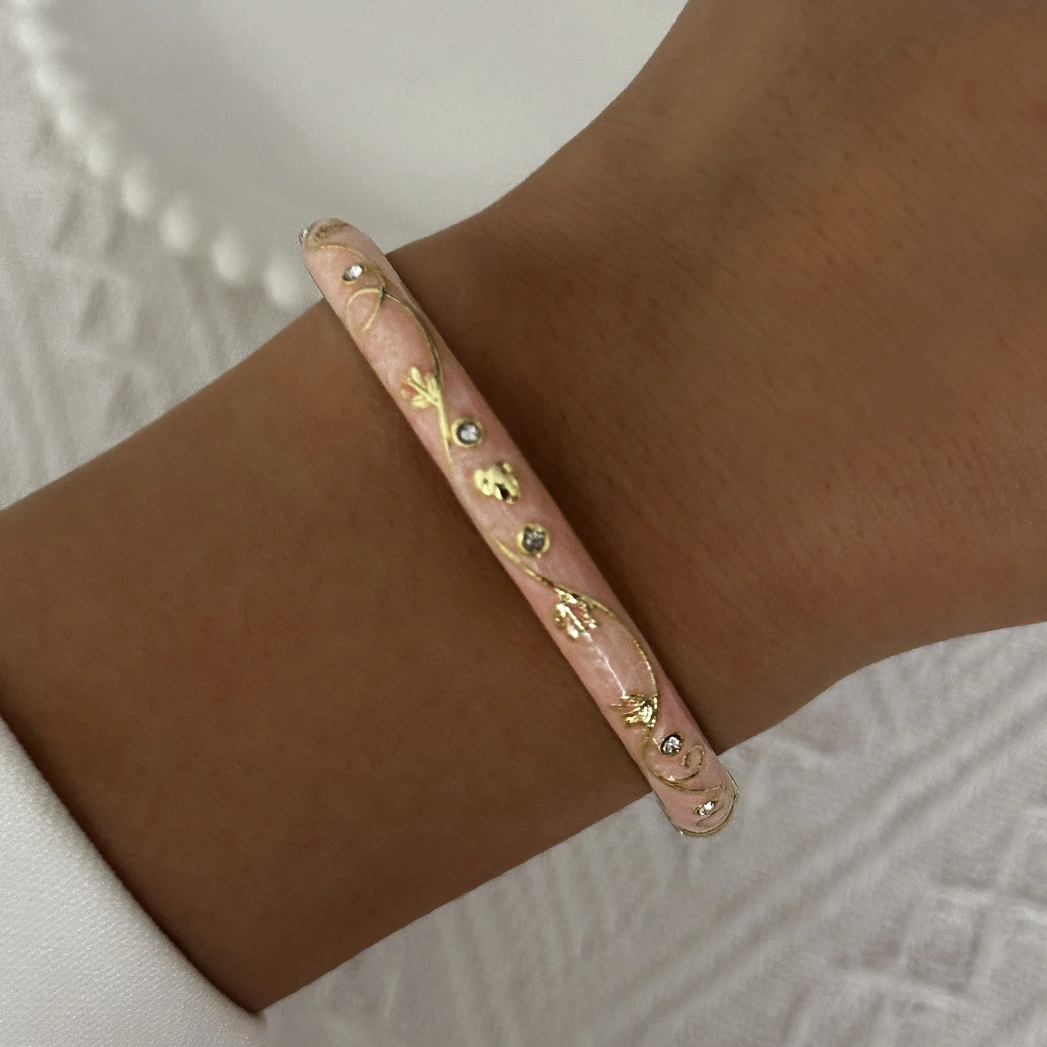 Elegant Enamel Dropped Glaze Flower Texture Bracelet For Women Retro Gold Plated Evil Eye Floral Zircon Bangle Party Jewelry Elegant Enamel Dropped Glaze Flower Texture Bracelet For Women Retro Gold Plated Evil Eye Floral Zircon Bangle Party Jewelry