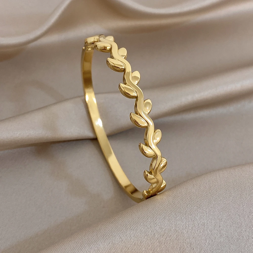 3pcs/set Leaf-shaped Wavy Open Bracelet Plated Gold Love Shape Rhinestone Inlaid Women's Stainless Steel Versatile Cuff Bangles