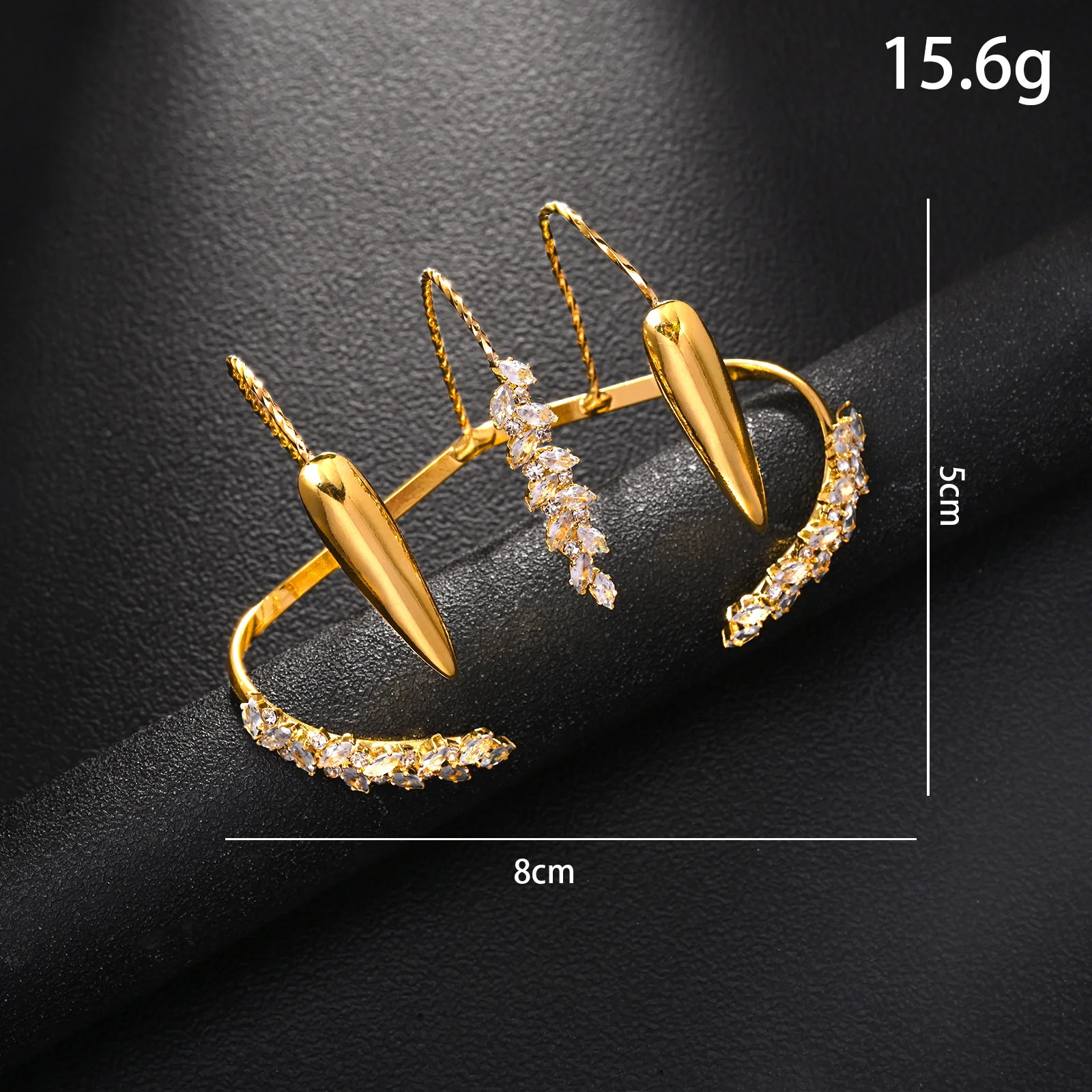 Luxury Diamond-Encrusted Leaf-Shaped Open Bracelet for Women Men Hip Hop Trendy Crystal Bracelet Party Accessory Hand Jewelry