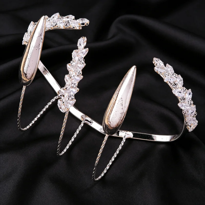 Luxury Diamond-Encrusted Leaf-Shaped Open Bracelet for Women Men Hip Hop Trendy Crystal Bracelet Party Accessory Hand Jewelry