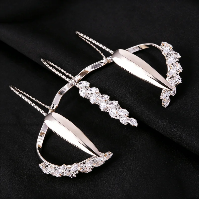Luxury Diamond-Encrusted Leaf-Shaped Open Bracelet for Women Men Hip Hop Trendy Crystal Bracelet Party Accessory Hand Jewelry Luxury Diamond-Encrusted Leaf-Shaped Open Bracelet for Women Men Hip Hop Trendy Crystal Bracelet Party Accessory Hand Jewelry