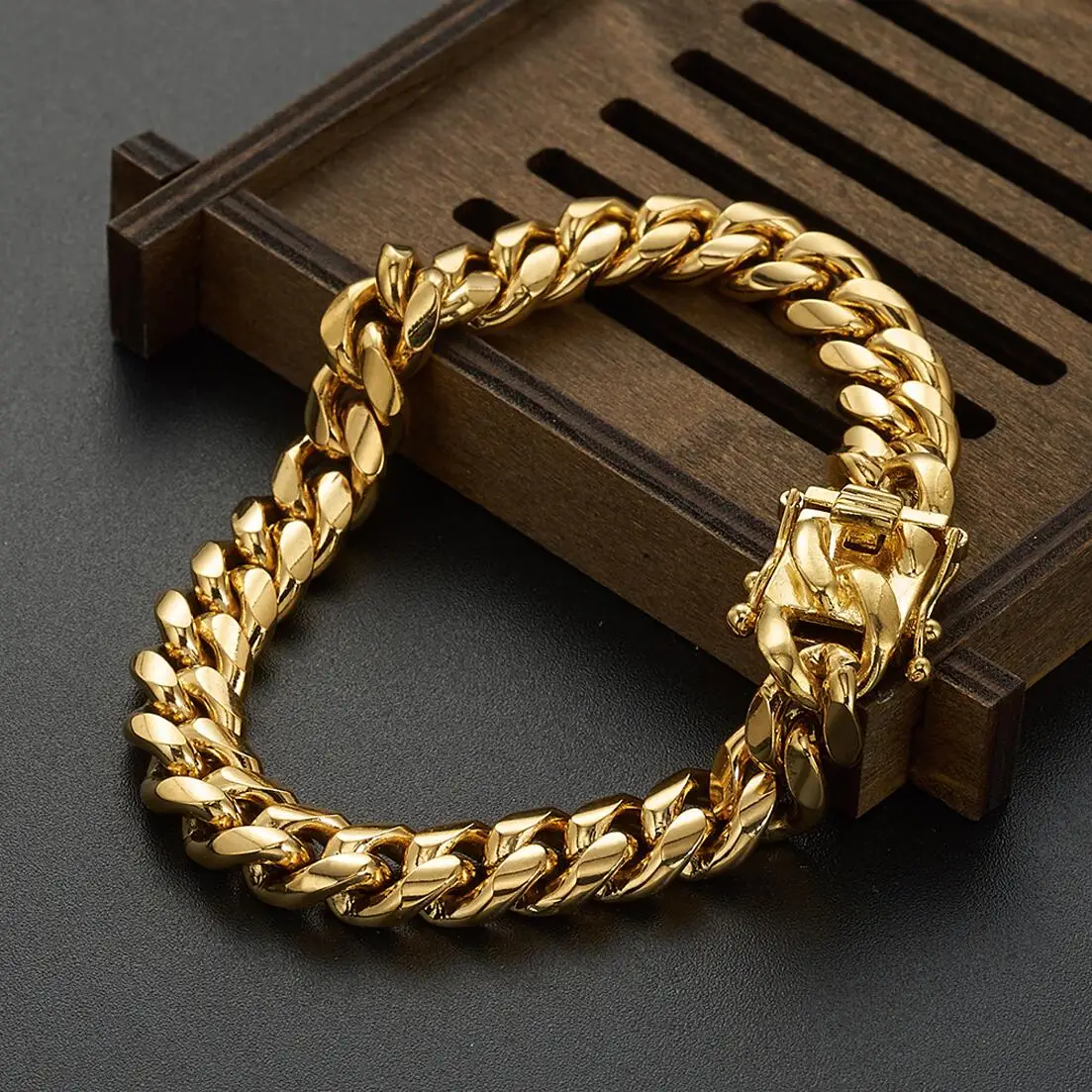 Gold Color/Rose Gold Stainless Steel Curb Cuban Link Chain Bracelet Bangle Jewelry 7-11inch for Men Women 8/10/12/14/16/18mm Gold Color/Rose Gold Stainless Steel Curb Cuban Link Chain Bracelet Bangle Jewelry 7-11inch for Men Women 8/10/12/14/16/18mm