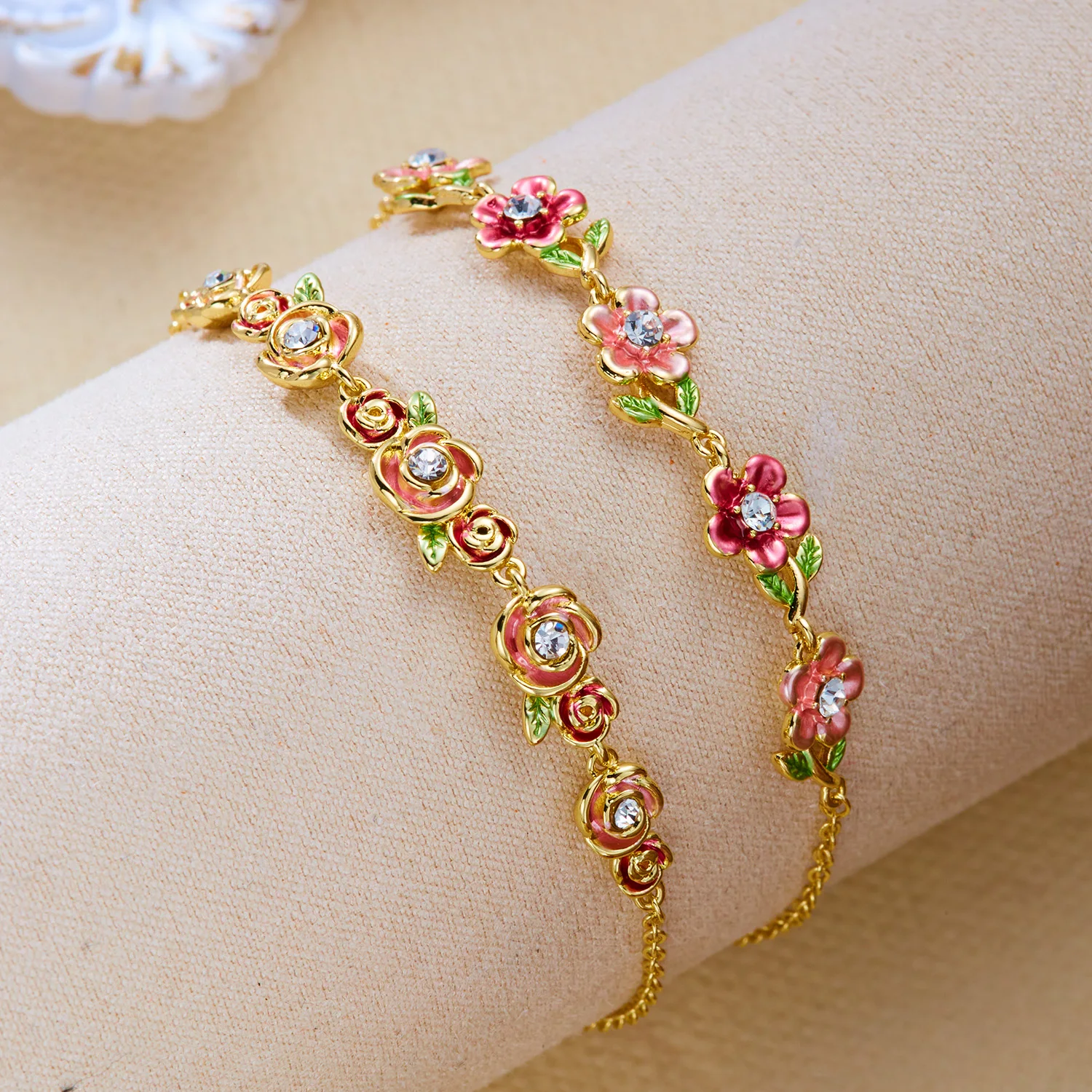 Romantic Vintage Enamel Flower Copper Bracelet for Women Cute Colorful Hollow Hand Ring Luxury Elegance Jewelry Gift Romantic Vintage Enamel Flower Copper Bracelet for Women Cute Colorful Hollow Hand Ring Luxury Elegance Jewelry Gift