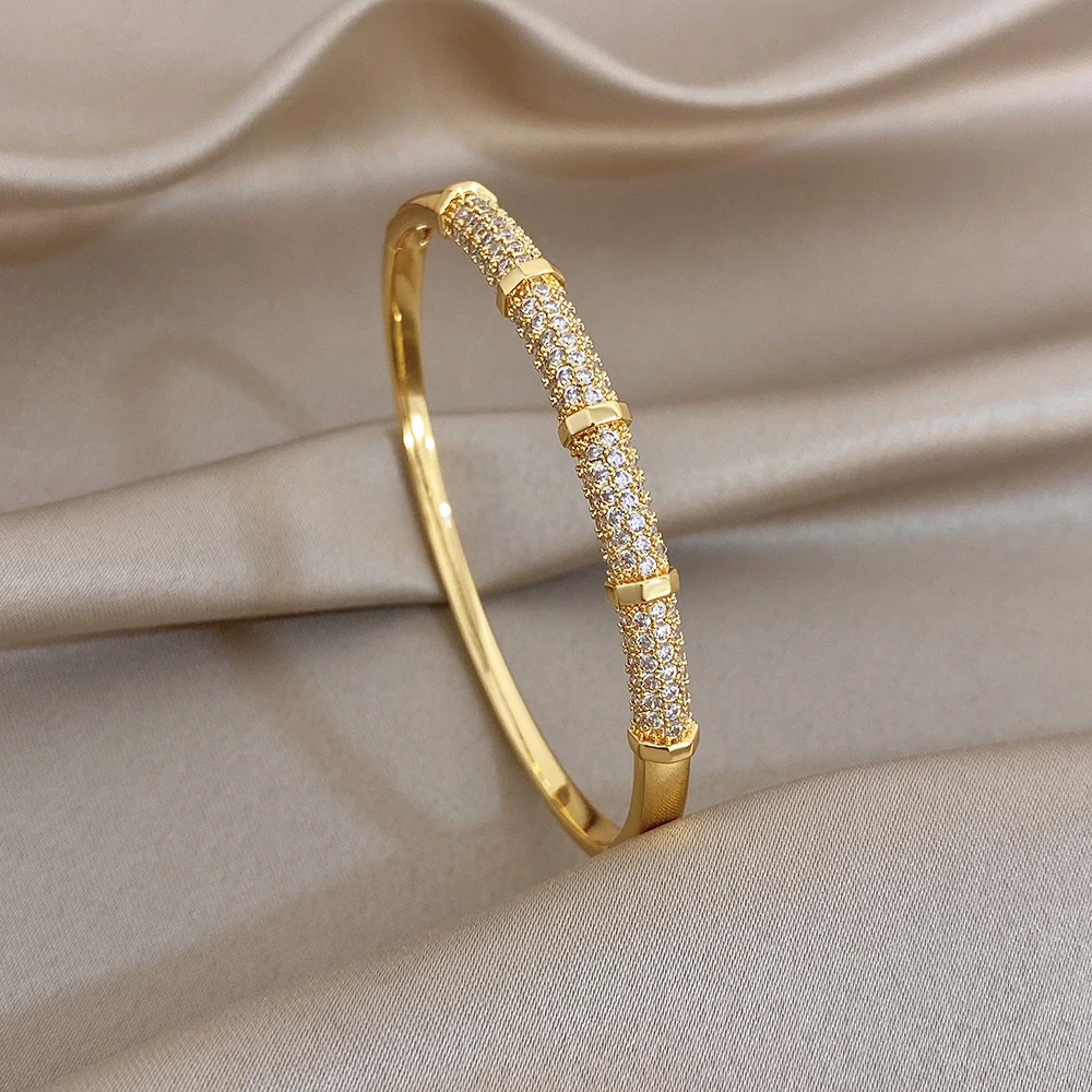 Elegant Diamond-encrusted Bone Bamboo Joint Shape Cuff Bracelet For Women Classic Plated Gold Shiny Temperament Jewelry Set