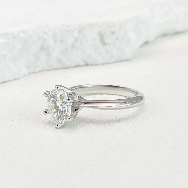 NeeTim 0.5-5ct Moissanite Ring For Women 925 Sterling Silver with White Gold Plated Lab Diamond Engagement Wedding Band Jewelry NeeTim 0.5-5ct Moissanite Ring For Women 925 Sterling Silver with White Gold Plated Lab Diamond Engagement Wedding Band Jewelry