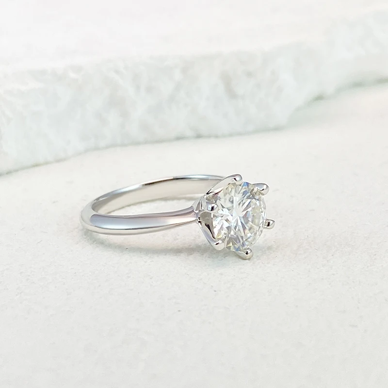 NeeTim 0.5-5ct Moissanite Ring For Women 925 Sterling Silver with White Gold Plated Lab Diamond Engagement Wedding Band Jewelry NeeTim 0.5-5ct Moissanite Ring For Women 925 Sterling Silver with White Gold Plated Lab Diamond Engagement Wedding Band Jewelry