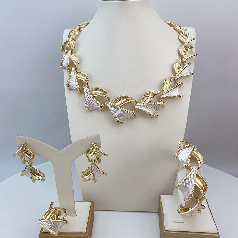Fashion Italian Dubai Gold Plated Jewelry Set Simple Style Big Pendant Necklace Light Weight Jewelry Set for Woman FHK22686