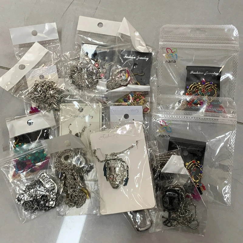 Random 1/10/30/50 Piece Pretty Jewelry Pack Necklace Earrings Rings Bracelets Pendant Women Beautiful Gift Random 1/10/30/50 Piece Pretty Jewelry Pack Necklace Earrings Rings Bracelets Pendant Women Beautiful Gift