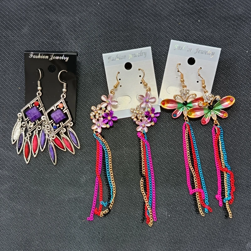 Random 1/10/30/50 Piece Pretty Jewelry Pack Necklace Earrings Rings Bracelets Pendant Women Beautiful Gift Random 1/10/30/50 Piece Pretty Jewelry Pack Necklace Earrings Rings Bracelets Pendant Women Beautiful Gift