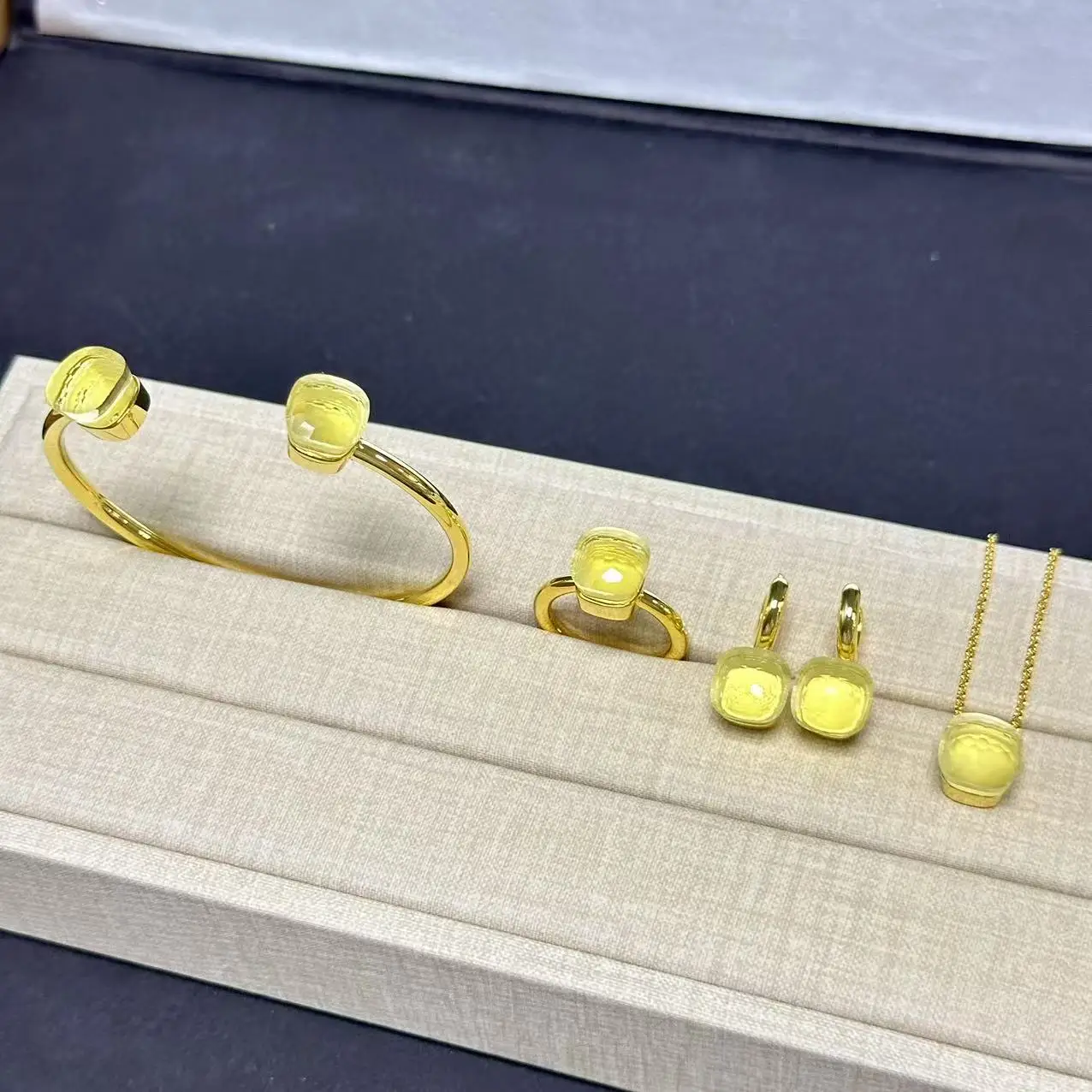 4Pcs/Set Women Ring Earrings Necklace Bangle Jewelry Set Colorful Crystal Gold Plated Fashion Jewelry Gift for Women 4Pcs/Set Women Ring Earrings Necklace Bangle Jewelry Set Colorful Crystal Gold Plated Fashion Jewelry Gift for Women