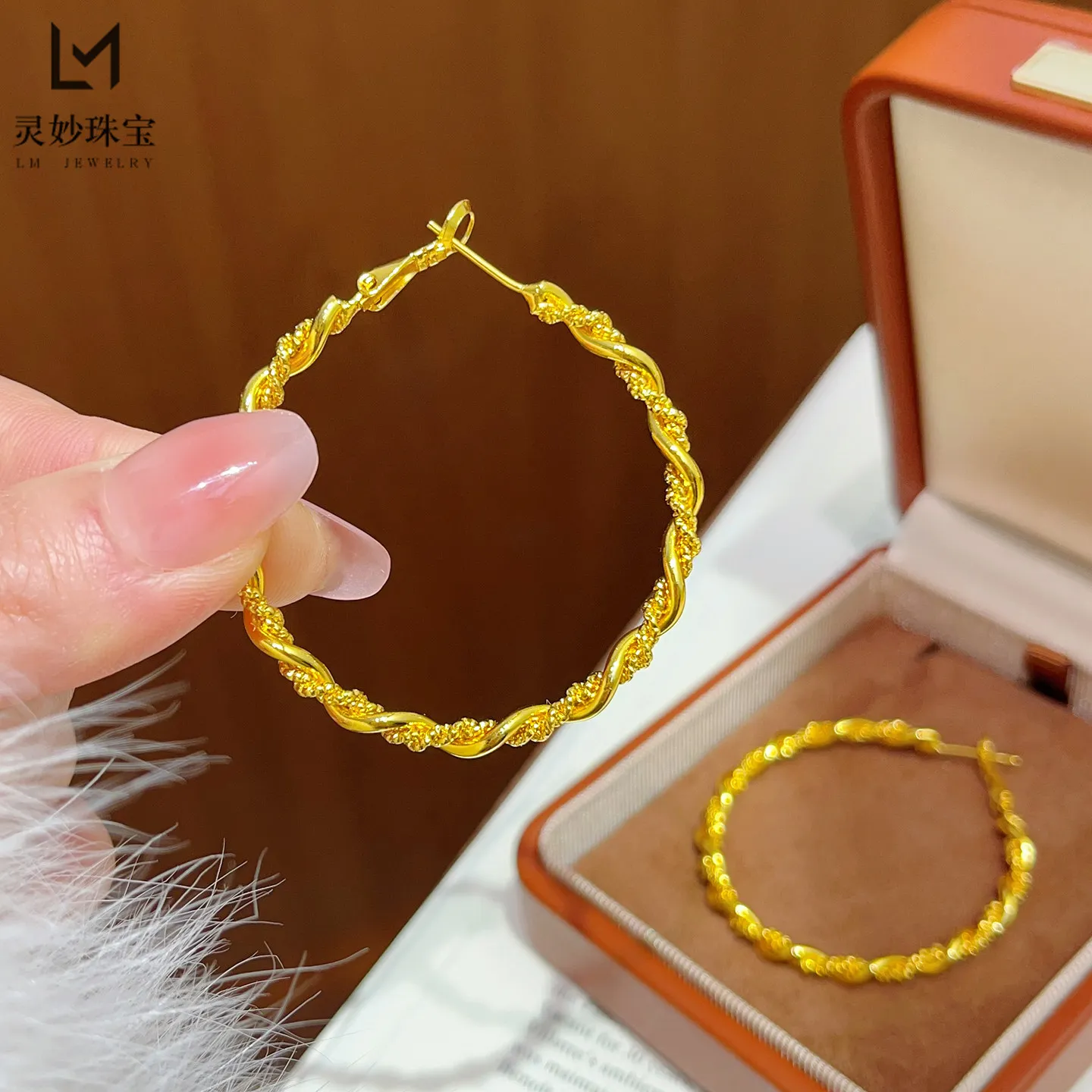 Shiny & Eye-catching Bright Twist Large Hoop Earrings For Women 24K Gold AU999 | Bright reflection, dazzling radiance