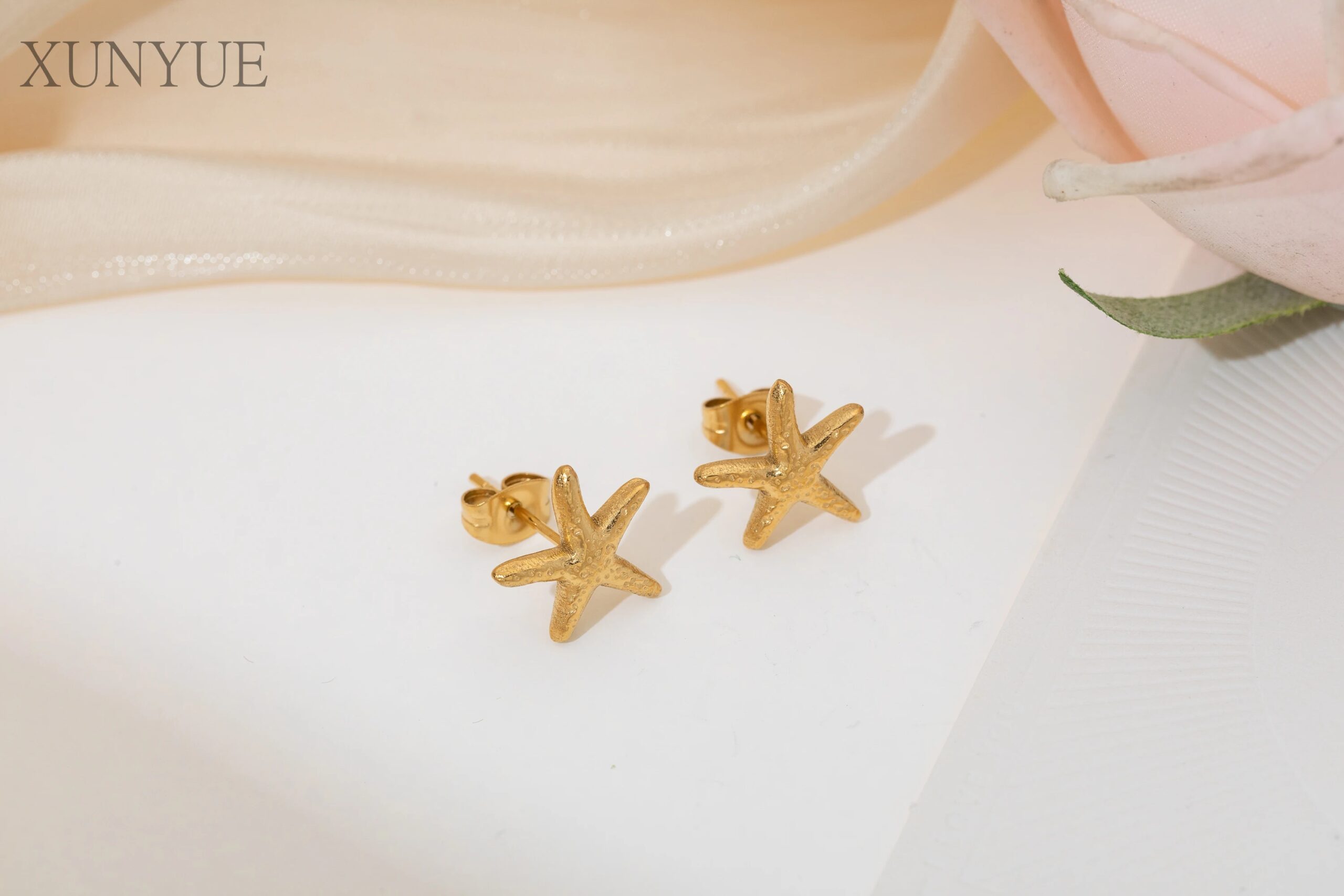 Xunyue Cute Fashion Design Girl Jewelry For Beach Solid  Plated Starfish Stud Earrings for Daily Wear