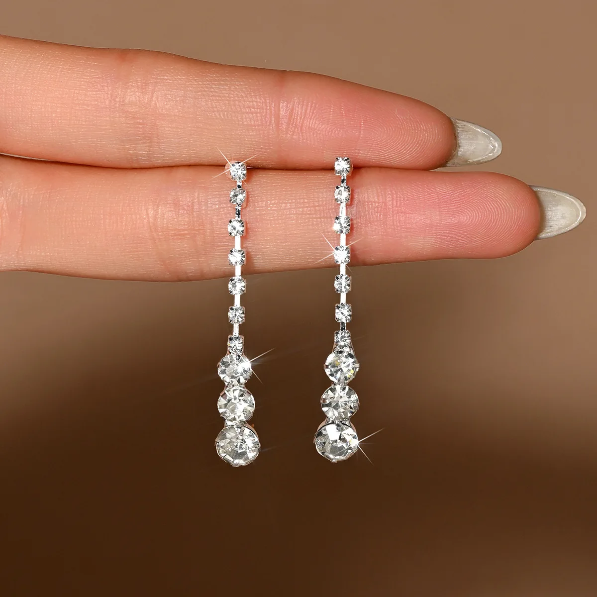 TREAZY NEW Simple Bridal Drop Earrings Silver color Crystal tassels long Earrings for Women Party Jewelry Femme Pendiente TREAZY NEW Simple Bridal Drop Earrings Silver color Crystal tassels long Earrings for Women Party Jewelry Femme Pendiente