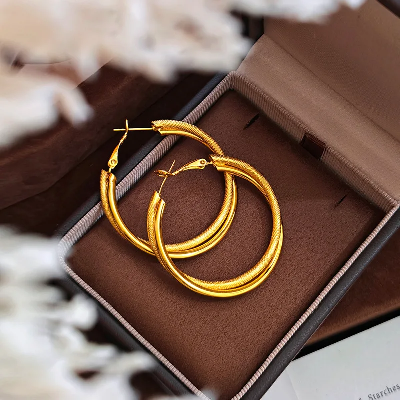 Interconnected double rings create generous outlines, women's Large Double Hoop Plain Earrings of 24K Gold AU999 for daily