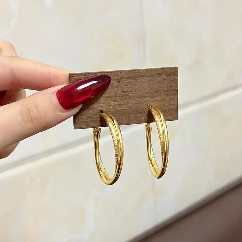 Interconnected double rings create generous outlines, women's Large Double Hoop Plain Earrings of 24K Gold AU999 for daily