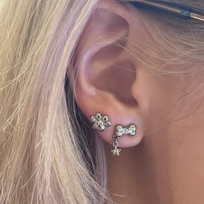 1 Pcs Cute Puppy Paw 316L Titanium Steel Ear Bone Nail Studs,New Fashion Luxury-Style Ear Jewelry for Women Y2K Earrings Jewelry
