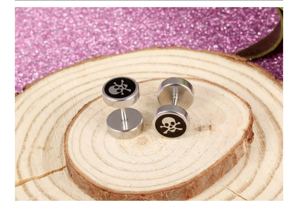 Hypoallergenic Stainless Steel black Pirate Skull Circle stud earrings Gothic Punk Halloween Decorative Jewelry For Men Women Hypoallergenic Stainless Steel black Pirate Skull Circle stud earrings Gothic Punk Halloween Decorative Jewelry For Men Women