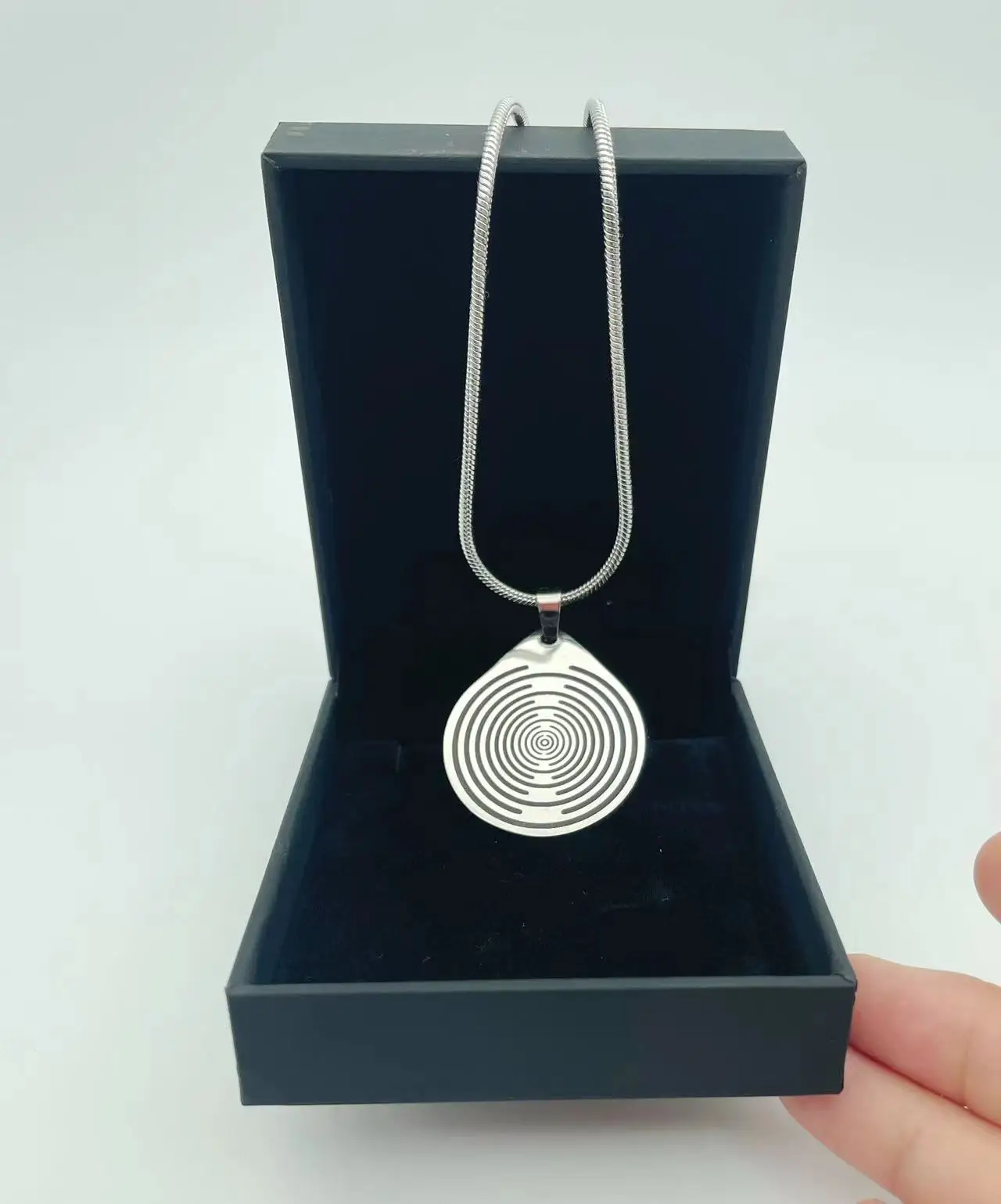 New Lakhovsky MWO EMF Necklace Pendant With Stainless Steel Chain Necklace EMFS Polarizing Feng Shui Disk Antenna Ornament