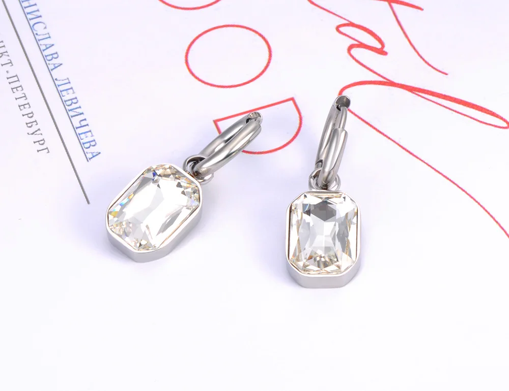 Lokaer Sparkling Stainless Steel Geometric Square Cubic Zirconia Crystal Pendant Necklace Jewelry For Women N23076