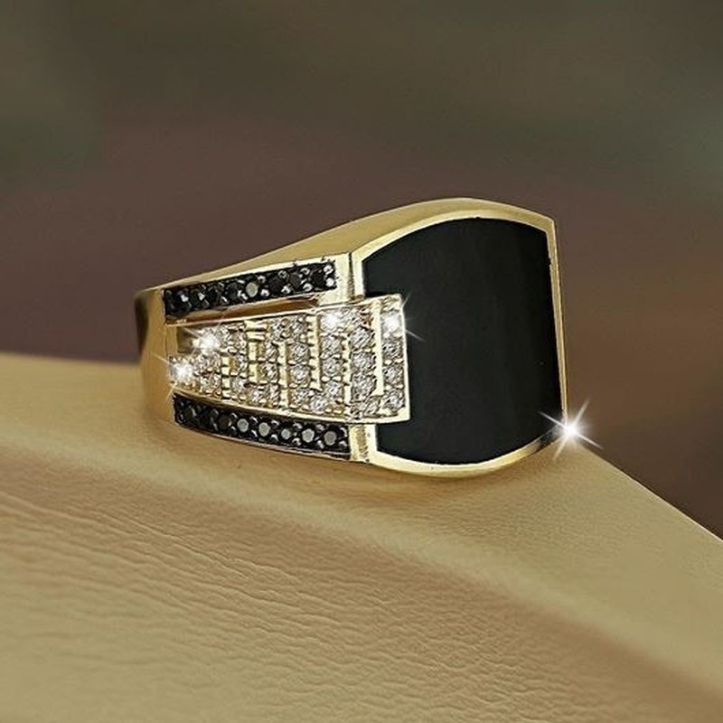 Classic Men's Ring Fashion Metal Gold Color Inlaid Black Stone Zircon Punk Rings for Men Engagement Wedding Luxury Jewelry Classic Men's Ring Fashion Metal Gold Color Inlaid Black Stone Zircon Punk Rings for Men Engagement Wedding Luxury Jewelry