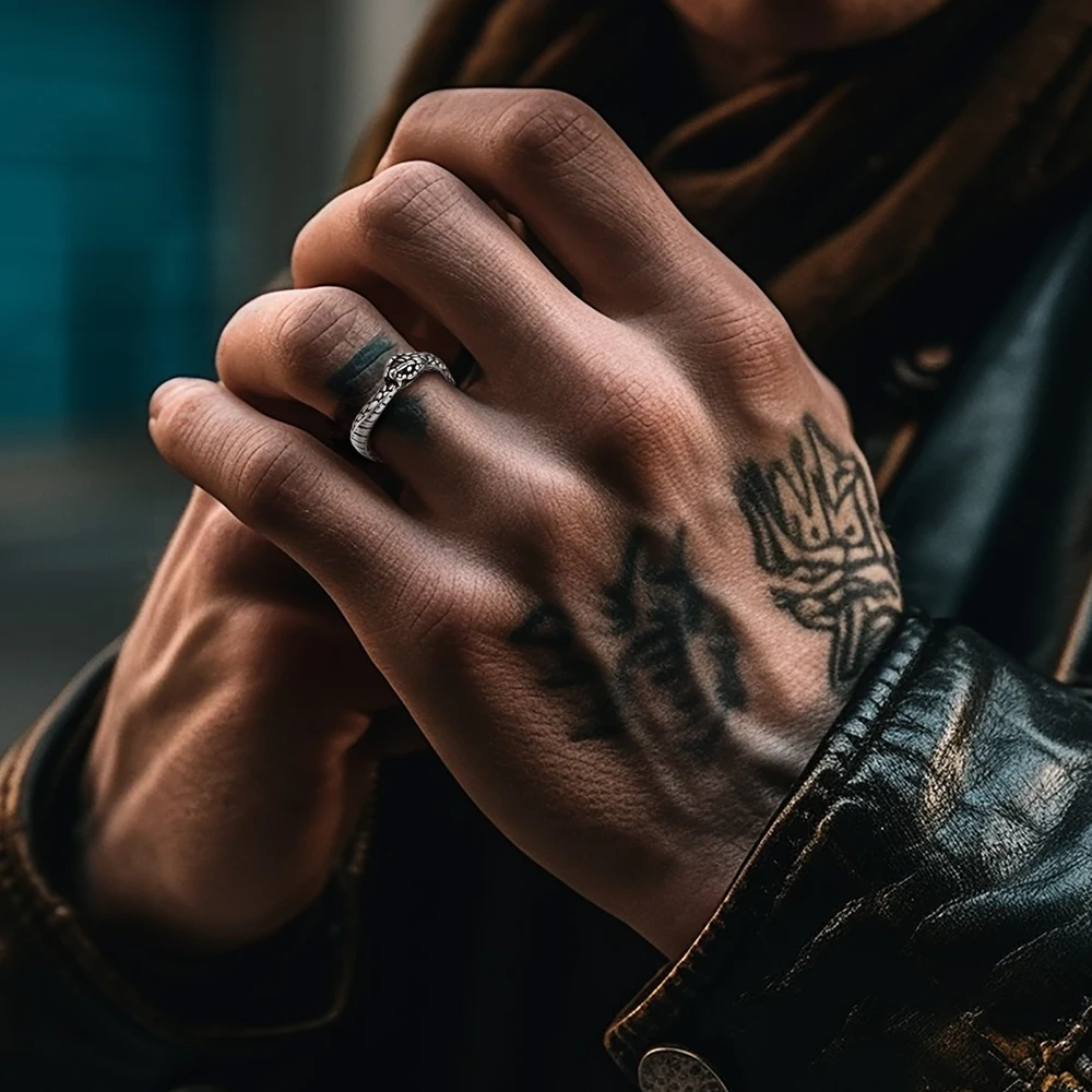 U7 Snake Rings for Man Woman 316L Stainless Steel Medusa Ouroboros Serpent Snake Bones Size 7-14 Gothic Ring Jewelry Gift Choice