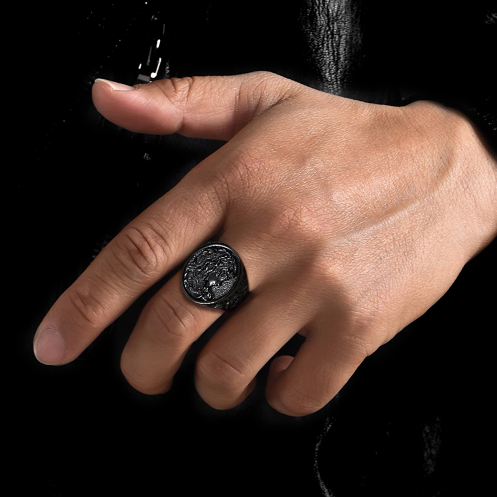 U7 Snake Rings for Man Woman 316L Stainless Steel Medusa Ouroboros Serpent Snake Bones Size 7-14 Gothic Ring Jewelry Gift Choice