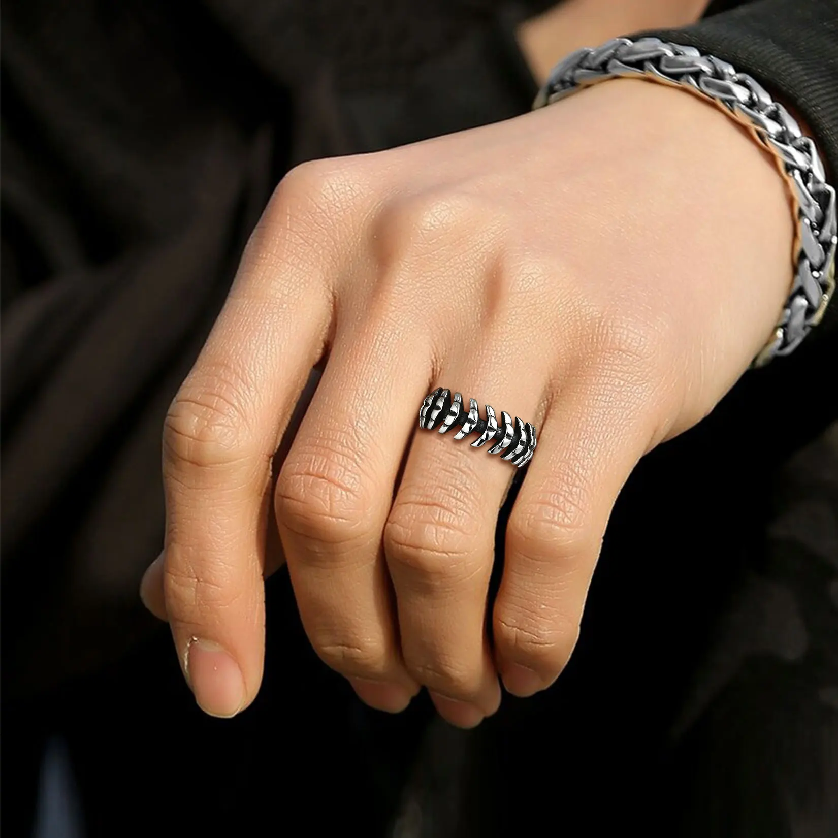 U7 Snake Rings for Man Woman 316L Stainless Steel Medusa Ouroboros Serpent Snake Bones Size 7-14 Gothic Ring Jewelry Gift Choice