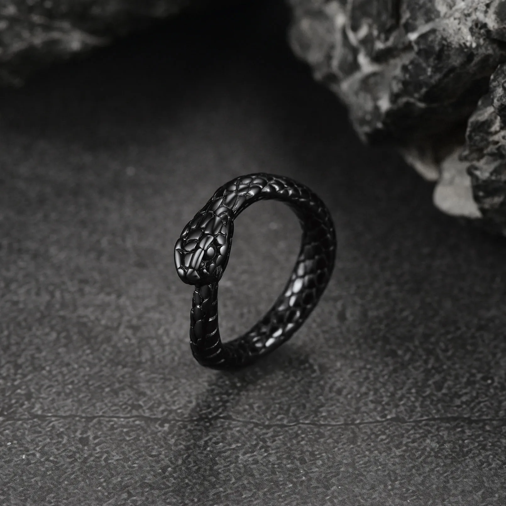 U7 Snake Rings for Man Woman 316L Stainless Steel Medusa Ouroboros Serpent Snake Bones Size 7-14 Gothic Ring Jewelry Gift Choice