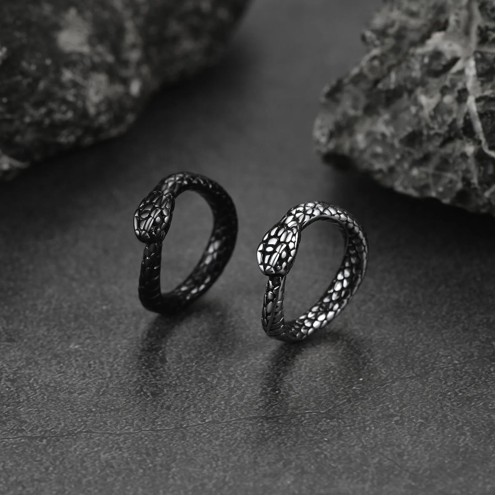 U7 Snake Rings for Man Woman 316L Stainless Steel Medusa Ouroboros Serpent Snake Bones Size 7-14 Gothic Ring Jewelry Gift Choice