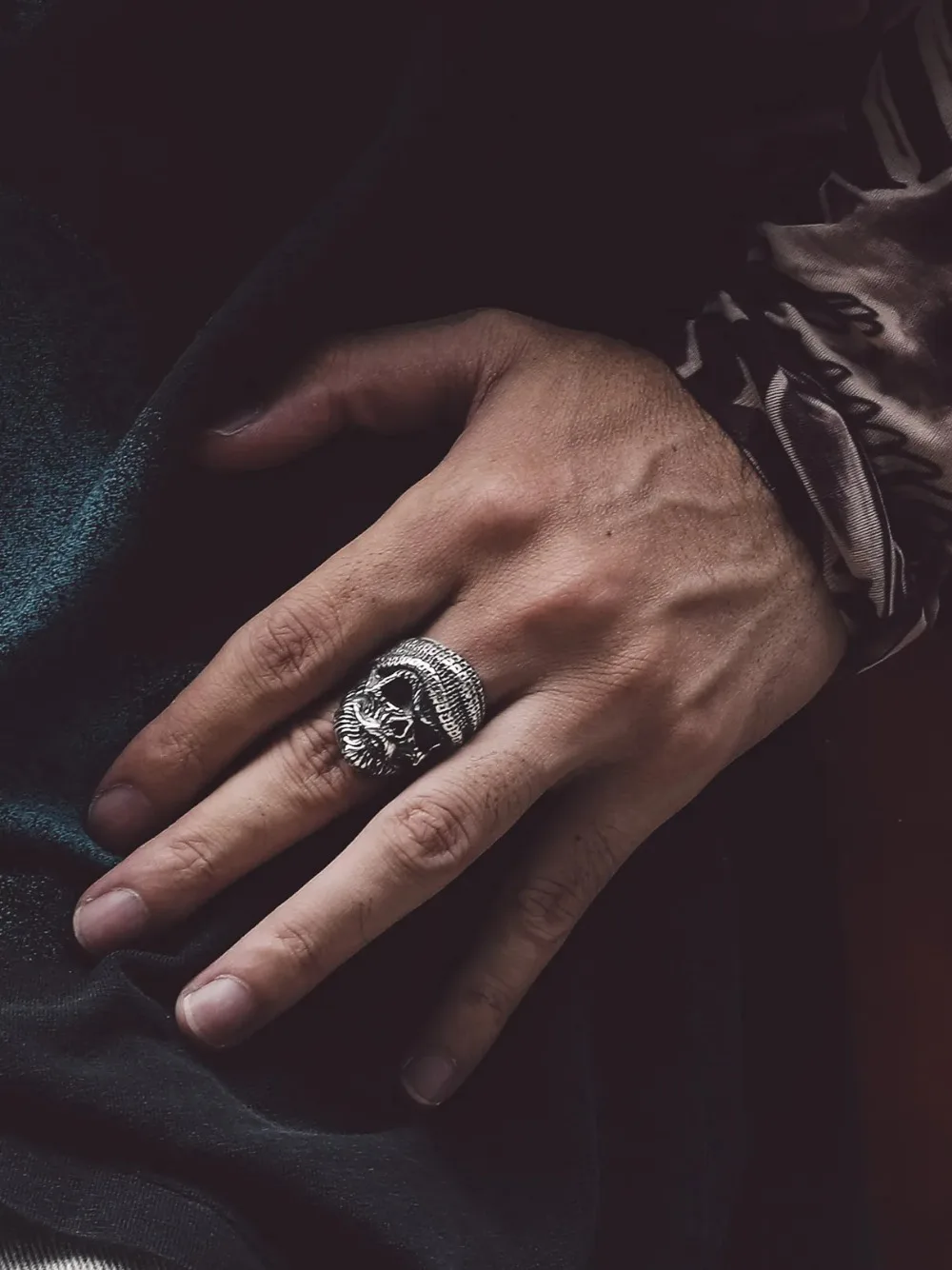 U7 Stainless Steel Big Skull Rings for Man Woman Size 7-14 Cross 3D Skeleton Cuban Chain Celtic Knot Pattern Gothic Punk Jewelry U7 Stainless Steel Big Skull Rings for Man Woman Size 7-14 Cross 3D Skeleton Cuban Chain Celtic Knot Pattern Gothic Punk Jewelry
