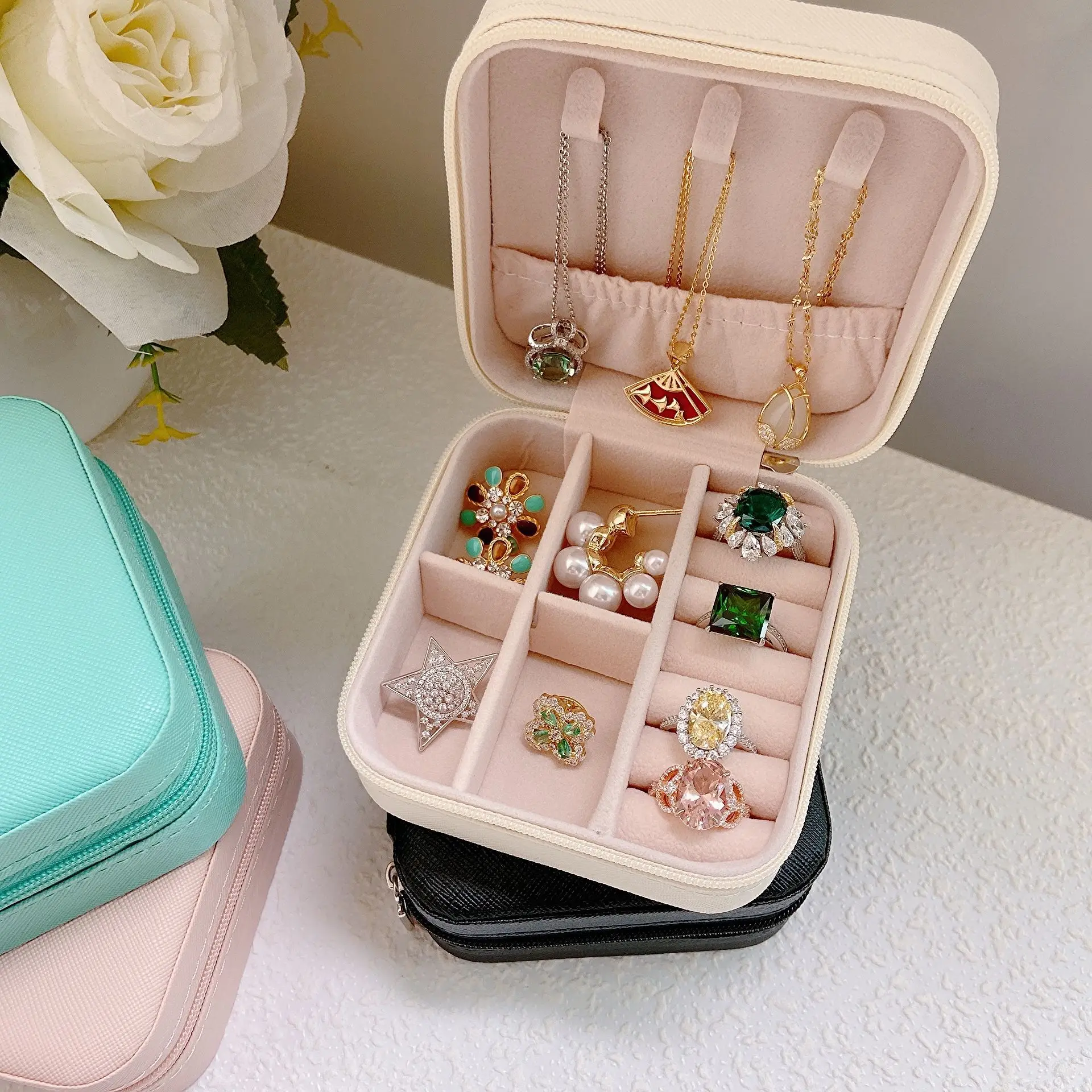 Wunionup Portable Mini Jewelry Travel Case PU Leather Organizer Box Jewelry Storage Holder for Girls Womens Earring, Necklace