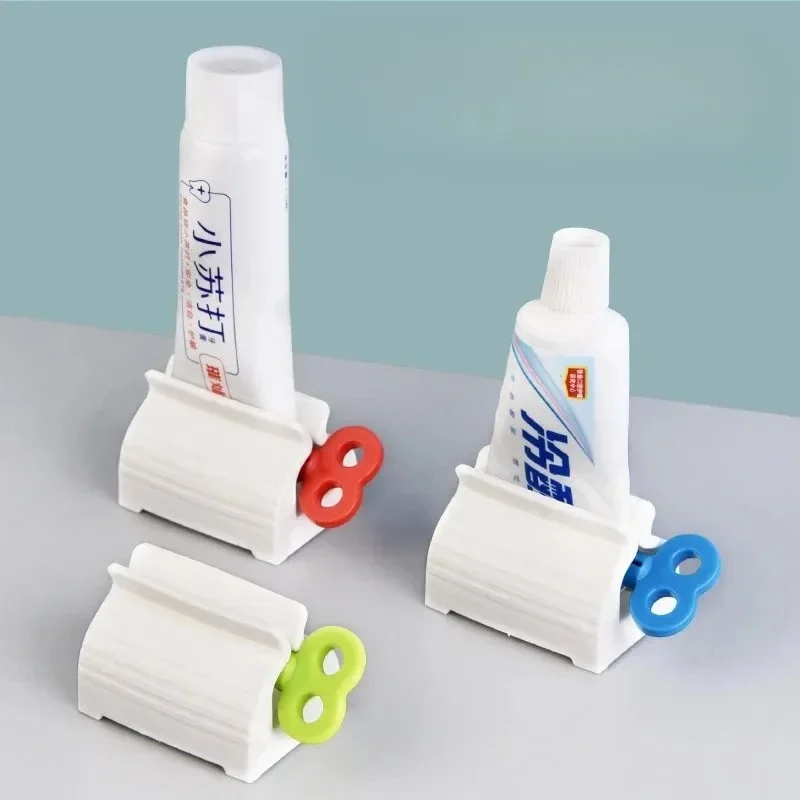 Efficient and Hassle-Free Toothpaste Tube Squeezer for a Smooth and Comfortable Brushing Experience