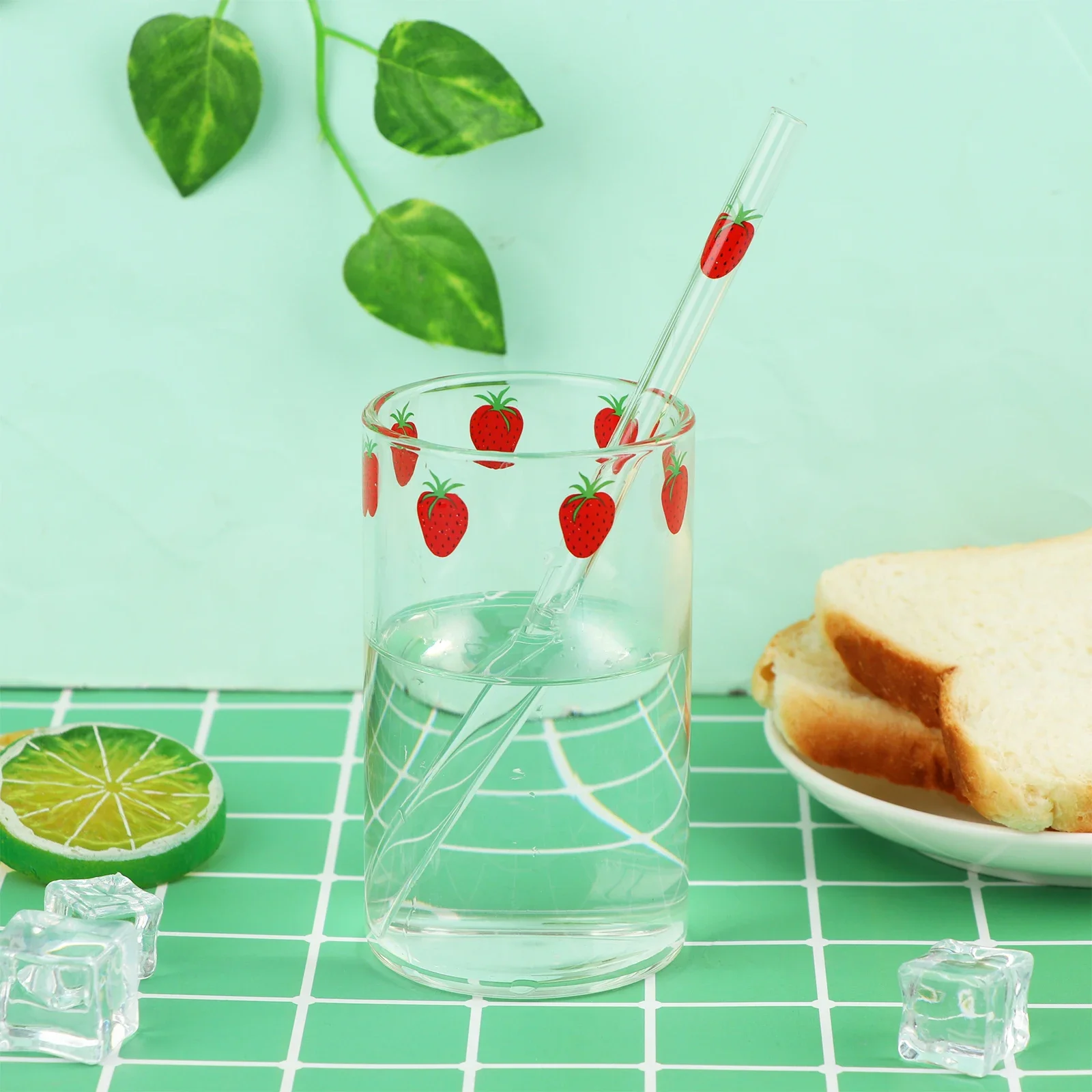 1-6pcs 300ml Strawberry Coffee Mugs Cute Glass Cup with Straw Creative Transparent Water Drinking Student Milk Gift Drinkware