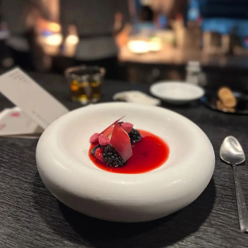 Creative Circular Ceramic Plate with Double Layer Insulation Western Dining Plate White Personalized Restaurant Soup Plate