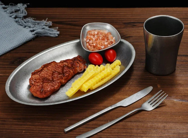 new Retro Cutlery Set Plates Dinnerware Bowls Dining Plates Stainless Steel Western Food Plates steak tray smakk dish Cutlery